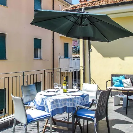 Locazione Turistica Azzurro * Imperia